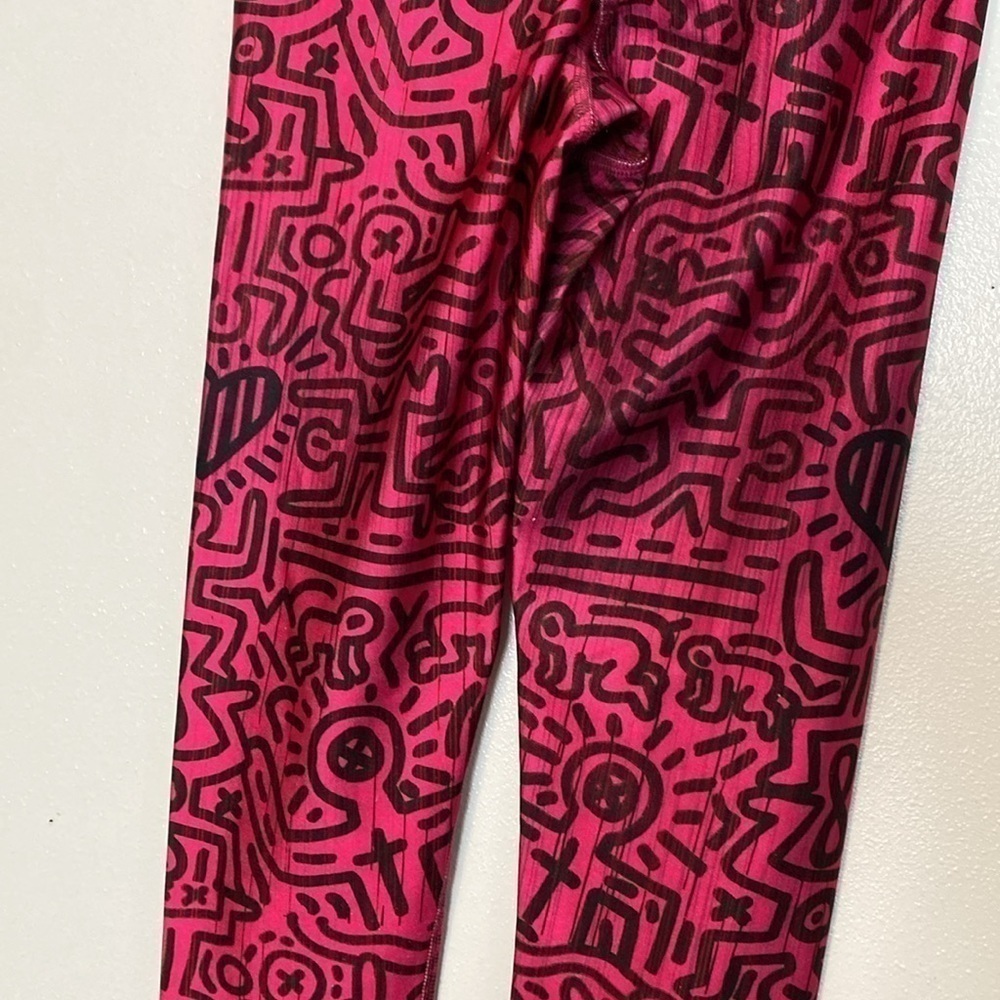 Terez X Keith Haring Printed Tall Band Legging Hanging Hearts in Harmony Pink xs - Picture 8 of 12